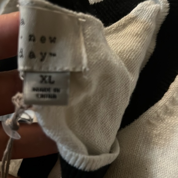 A NEW DAY CREW NECK PULLOVER SWEATER BLACK/WHITE medium - Picture 7 of 10